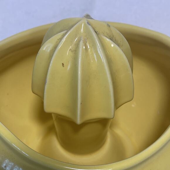 Vintage Ceramic Hand Juicer Pitcher Buttercream Yellow Unknown Maker - Picture 2 of 5